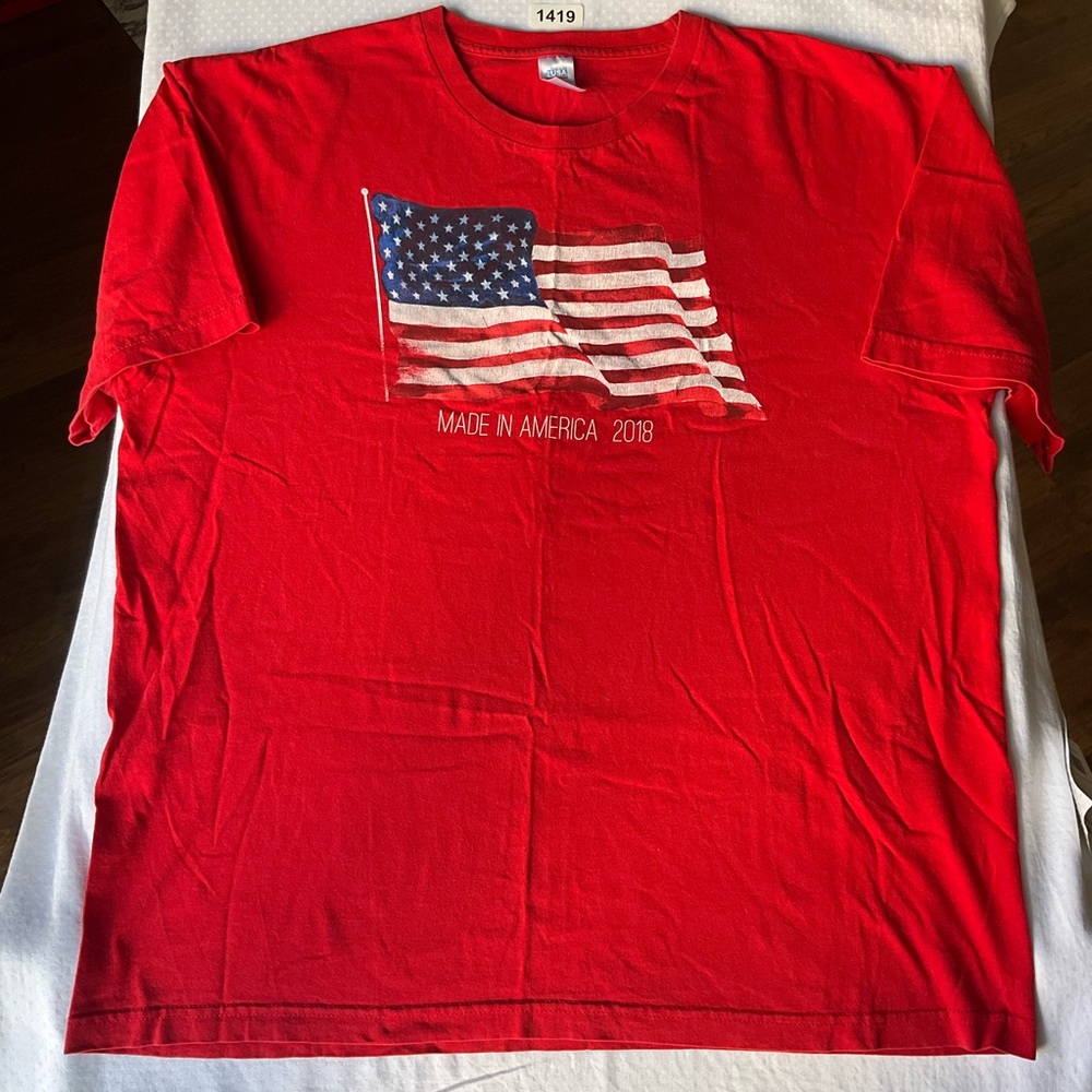 Made In The USA Men’s Short T-shirt size XL (46-48), Red, American Flag